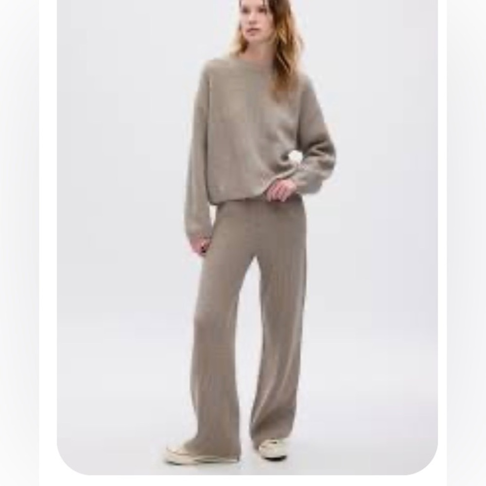 NWT - GAP Cash-Soft Shaker-Stitch Relaxed Sweater in Cool Brown (M)